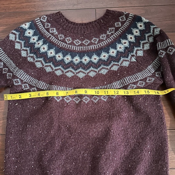 Weatherproof women’s  Maroon and Gray Patterned Crewneck Sweater - Picture 4 of 6